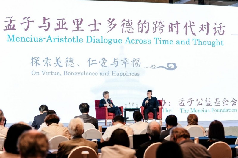 演讲局成员联合国可持续发展解决方案网络主席杰弗里•萨克斯出席“孟子与亚里士多德的跨时代对话”全息影像仪式